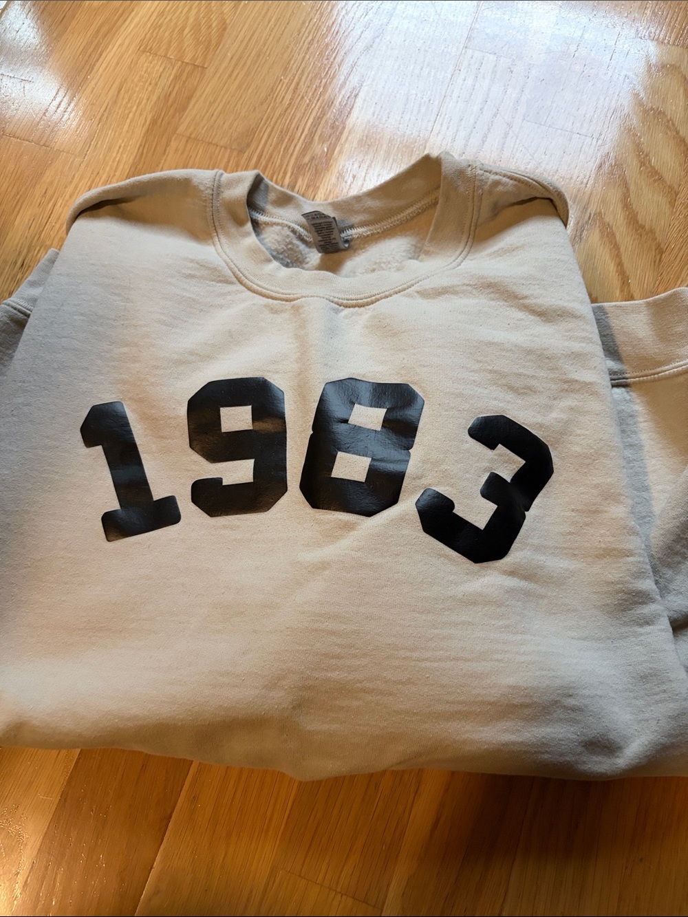 Gildan Beige Crewneck Sweatshirt with Black "1983" Graphic